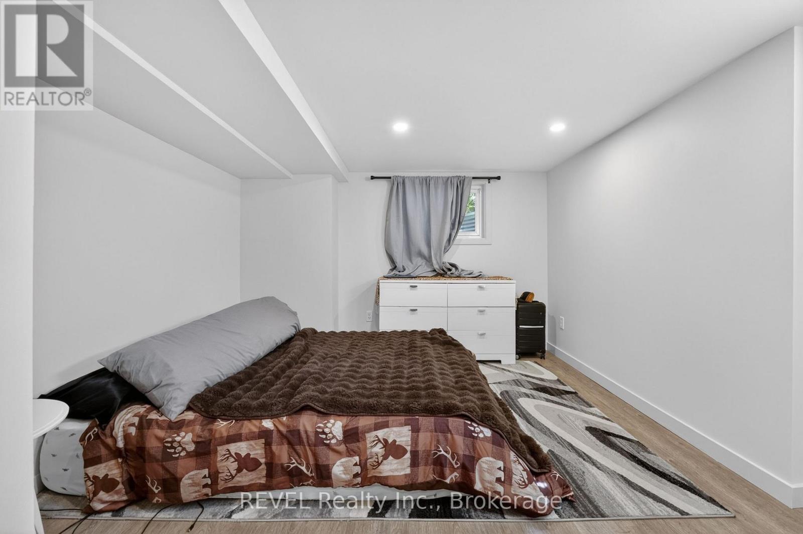 74 ST. PATRICK STREET - 32