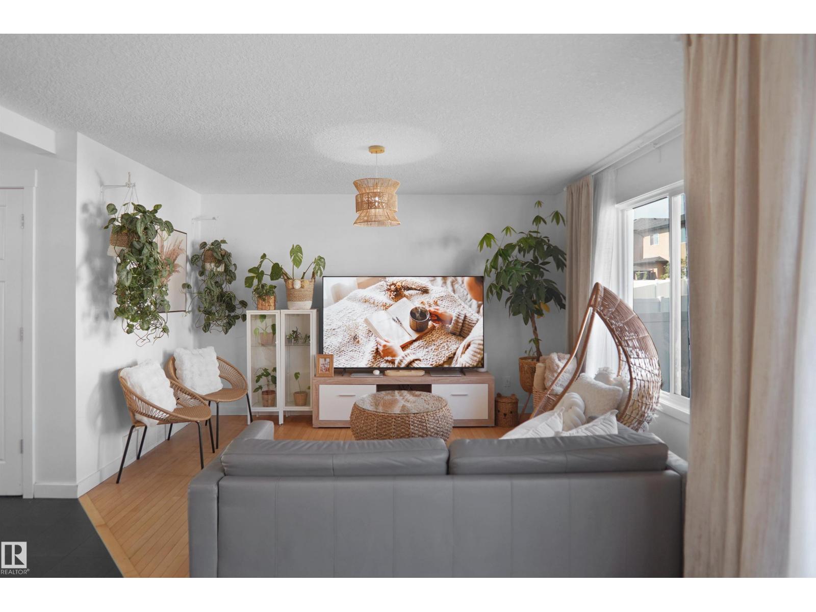 16804 53 ST NW - 6