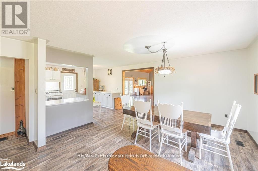 1026 DEWEY STREET - 15