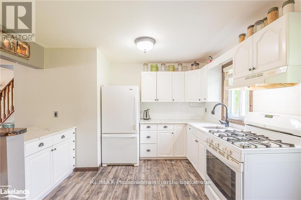 1026 DEWEY STREET - 17