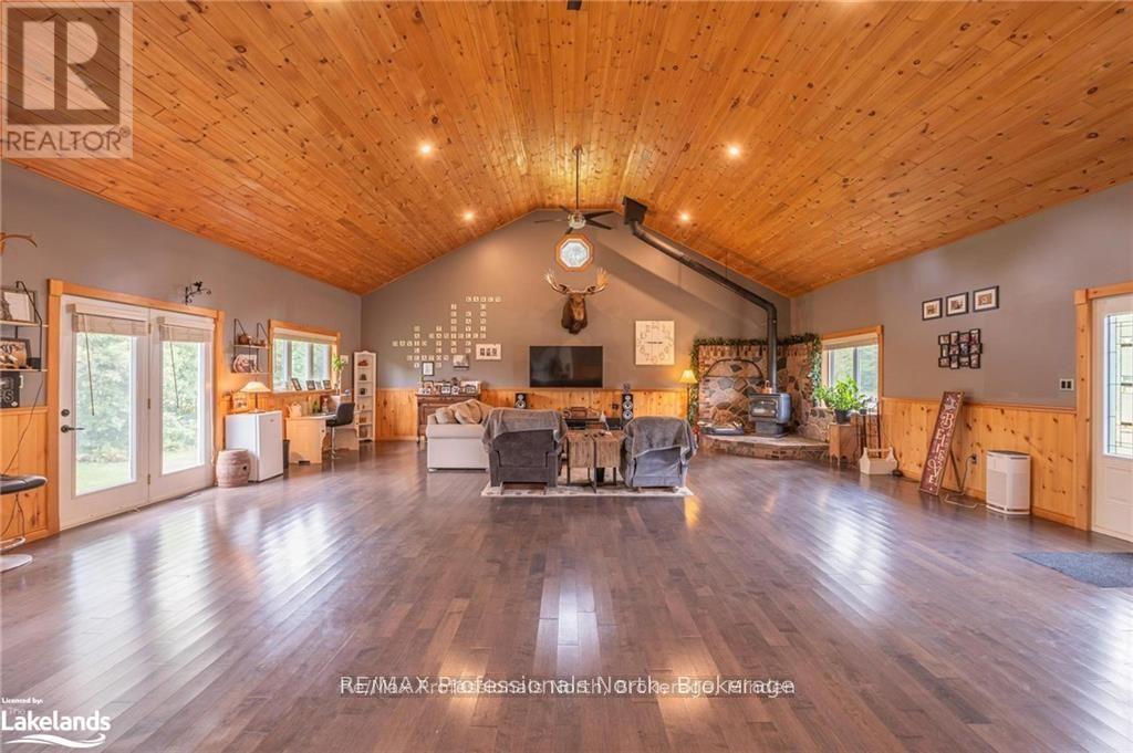 1026 DEWEY STREET - 22