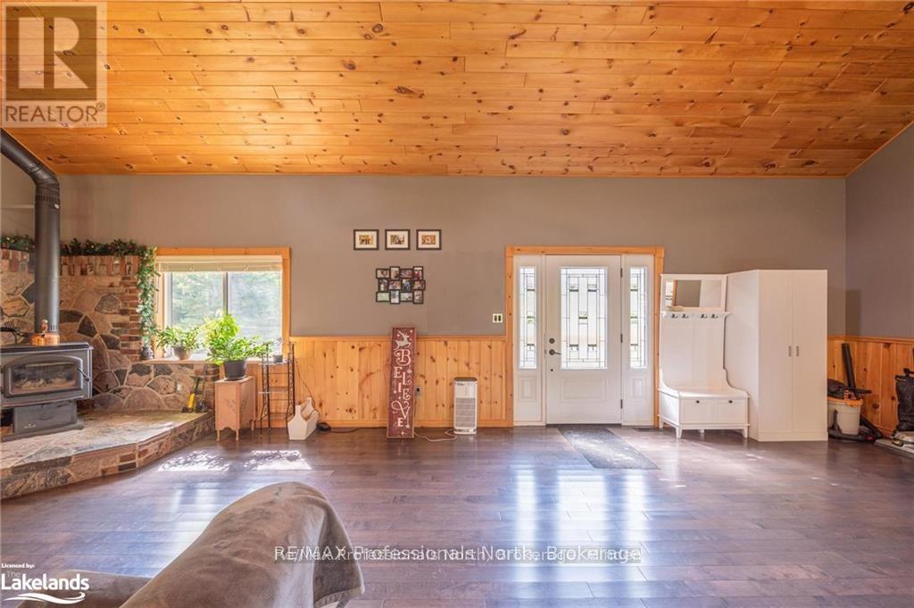 1026 DEWEY STREET - 24