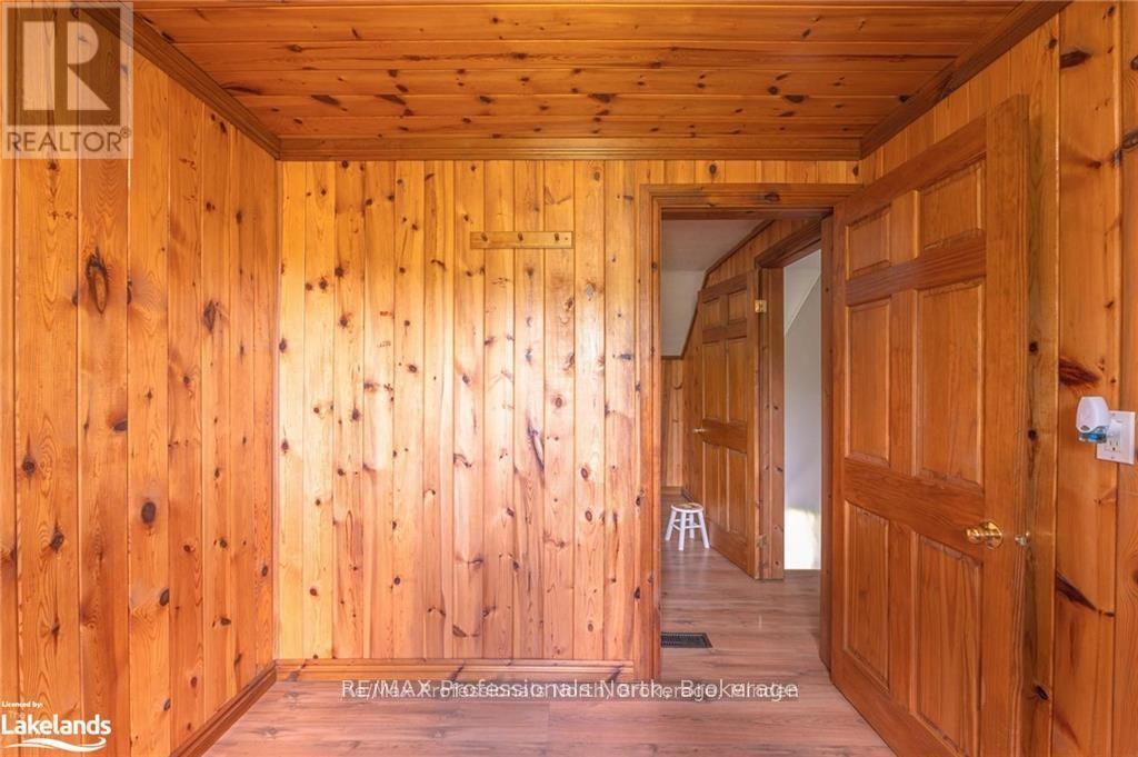 1026 DEWEY STREET - 34