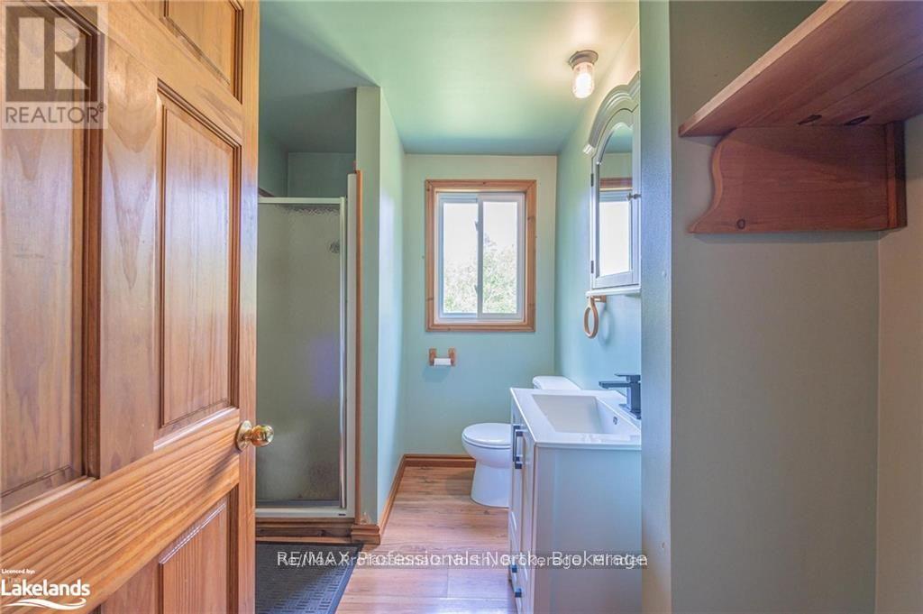 1026 DEWEY STREET - 35