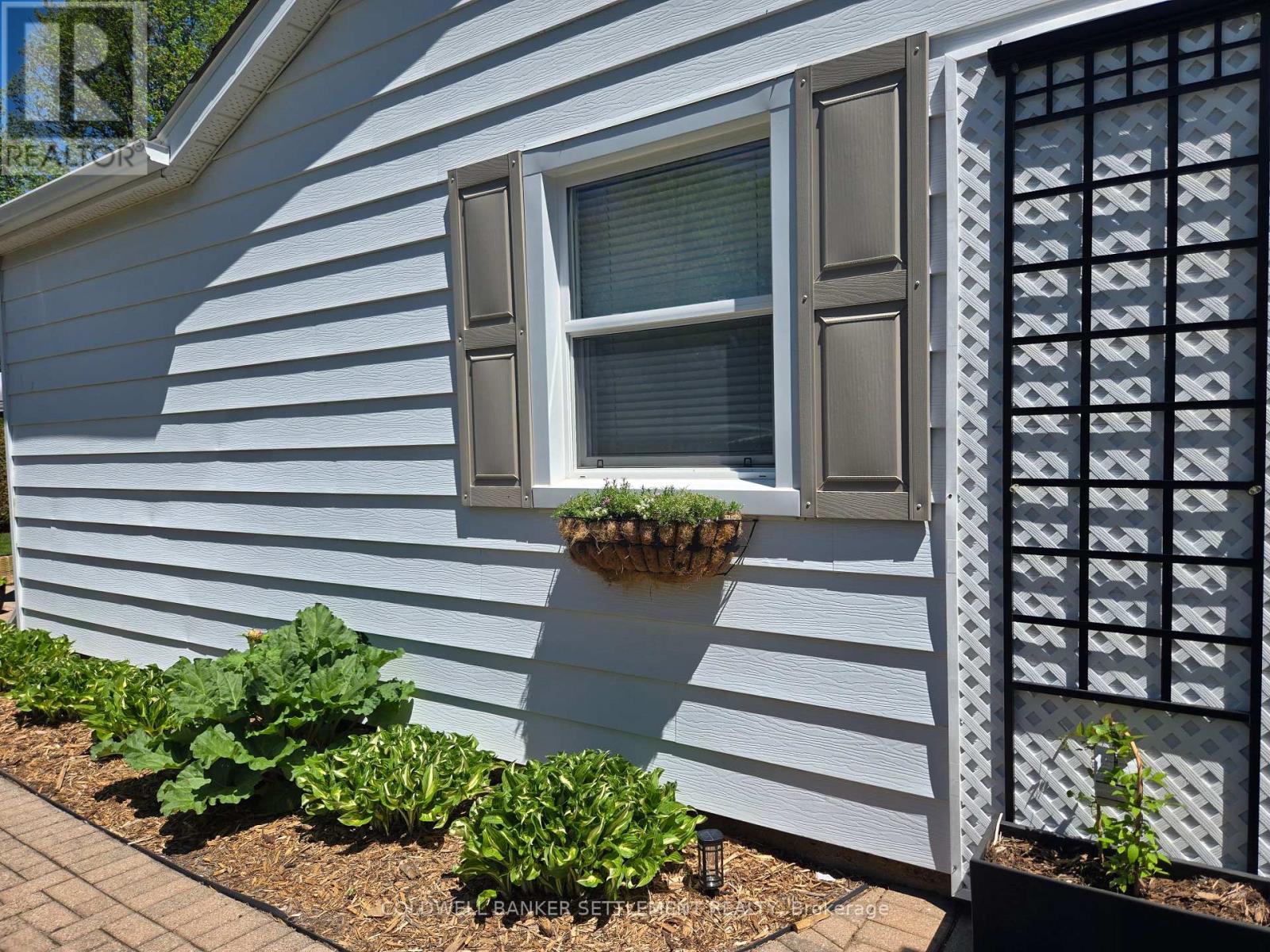 22 BROADVIEW AVENUE W - 49