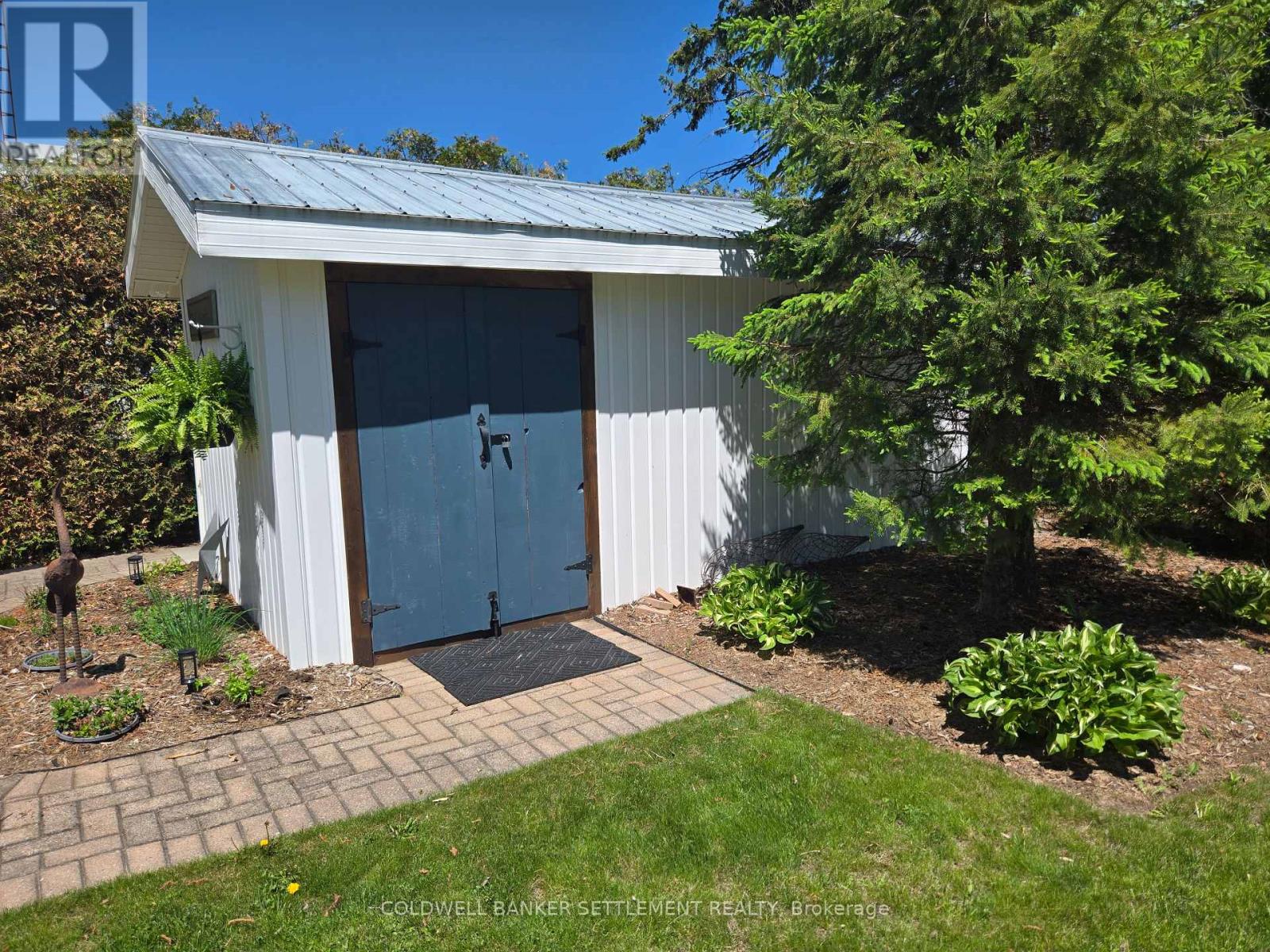 22 BROADVIEW AVENUE W - 46