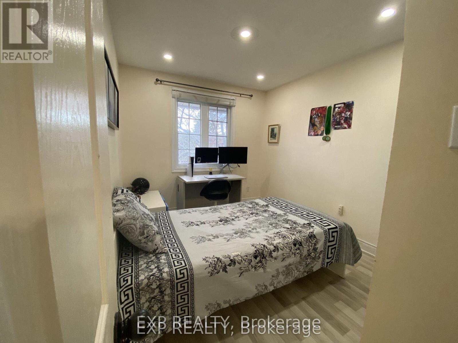 #29 415 KINTYRE PRIVATE - 12