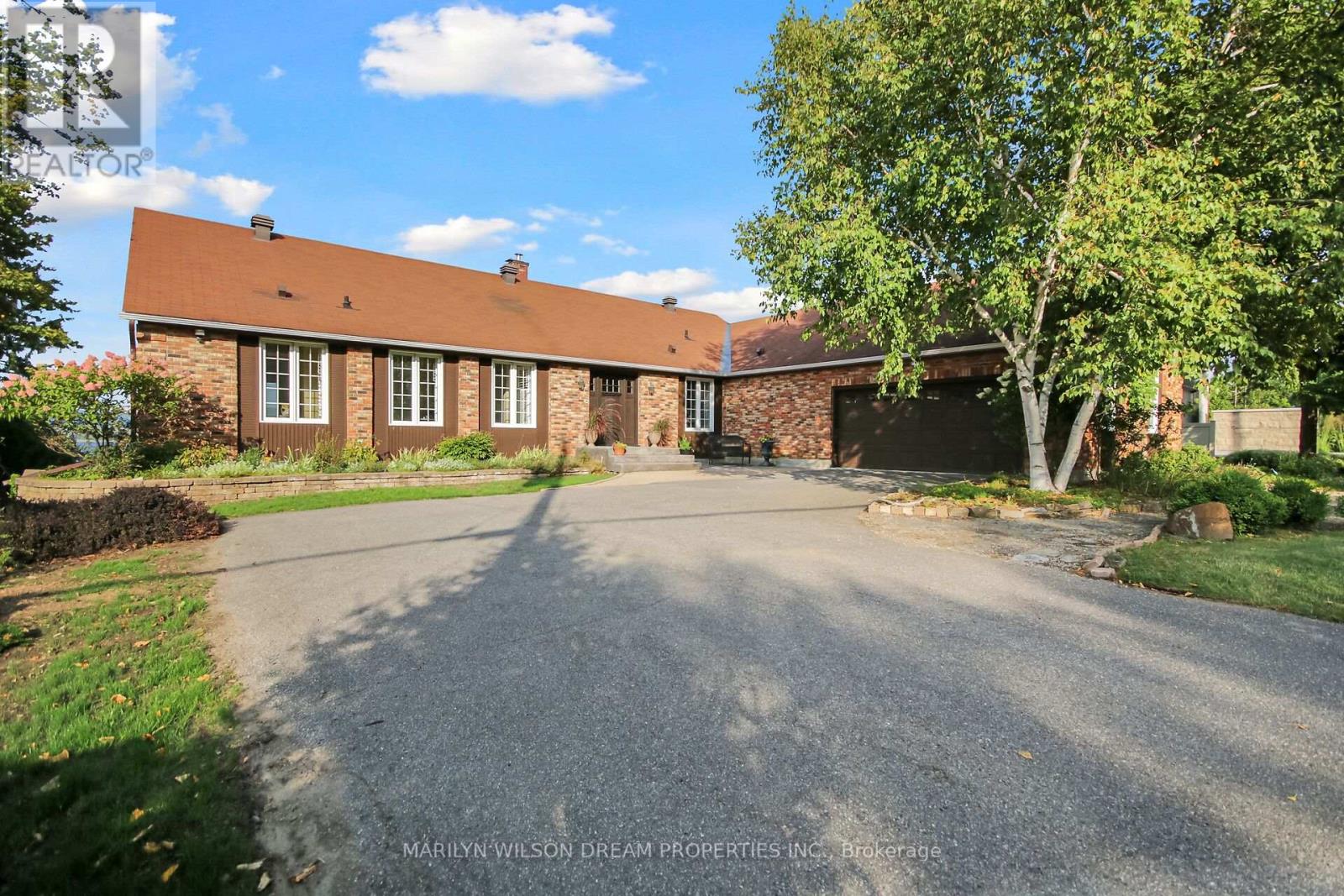 2998 BARLOW CRESCENT - 6