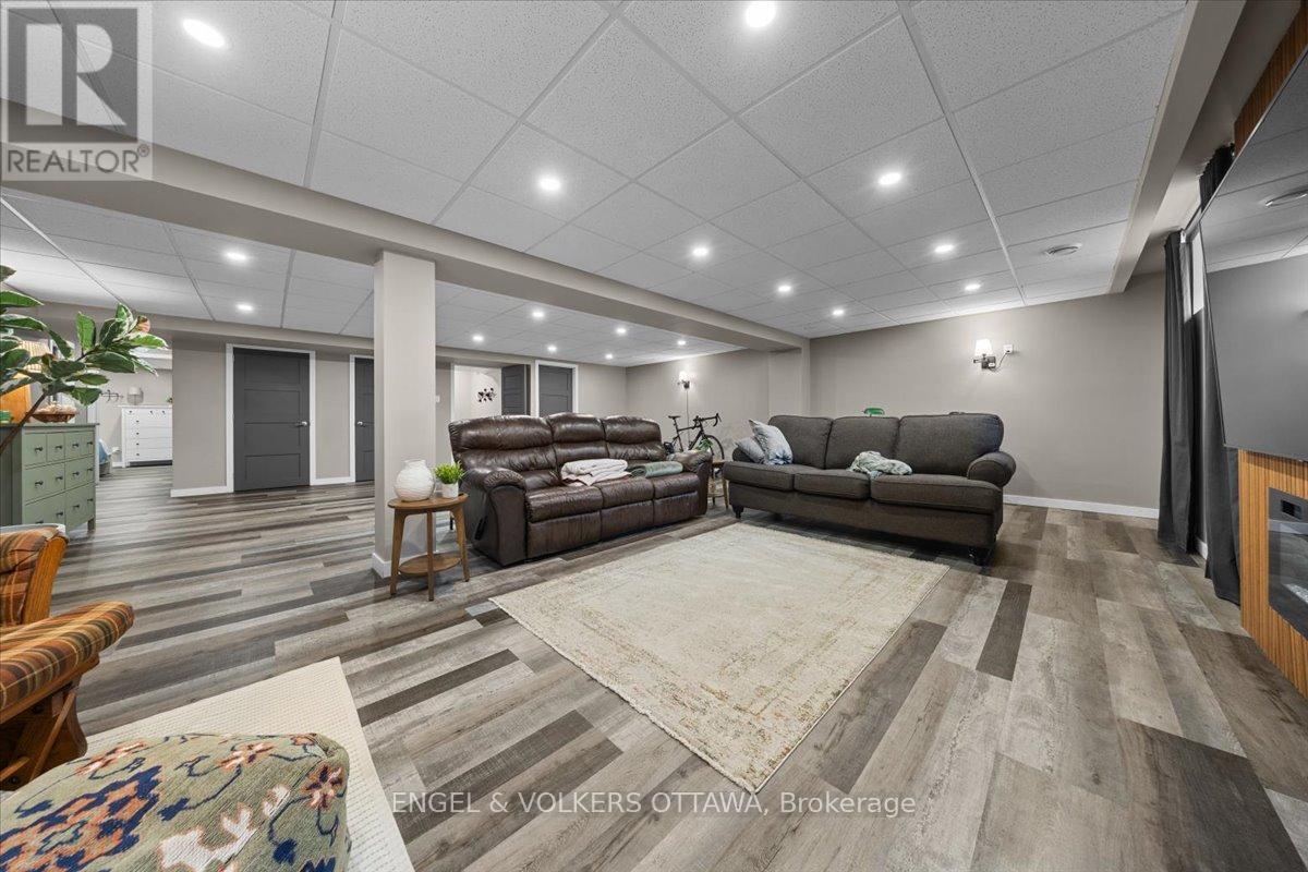34 GRANITE STREET - 28
