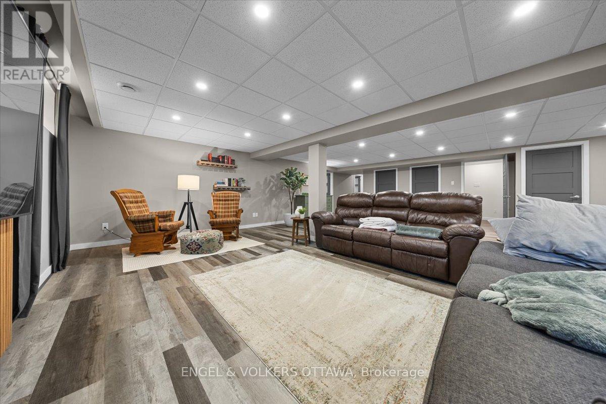 34 GRANITE STREET - 29