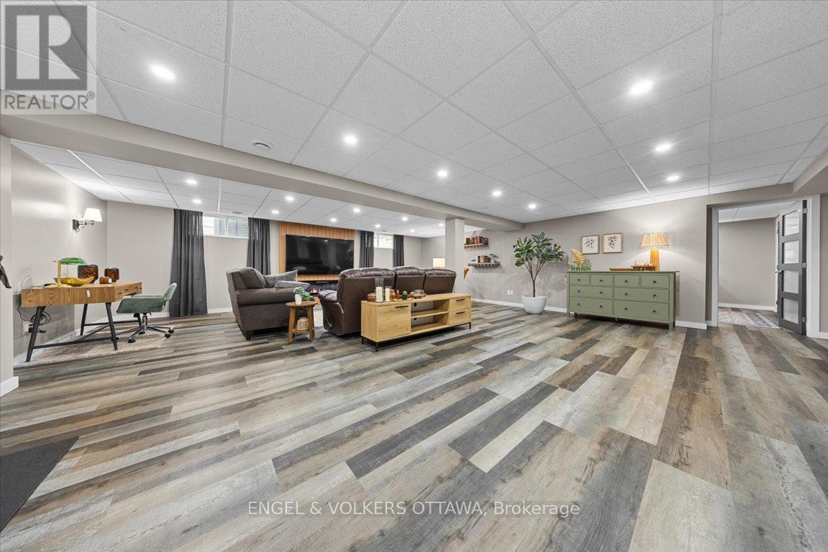 34 GRANITE STREET - 30