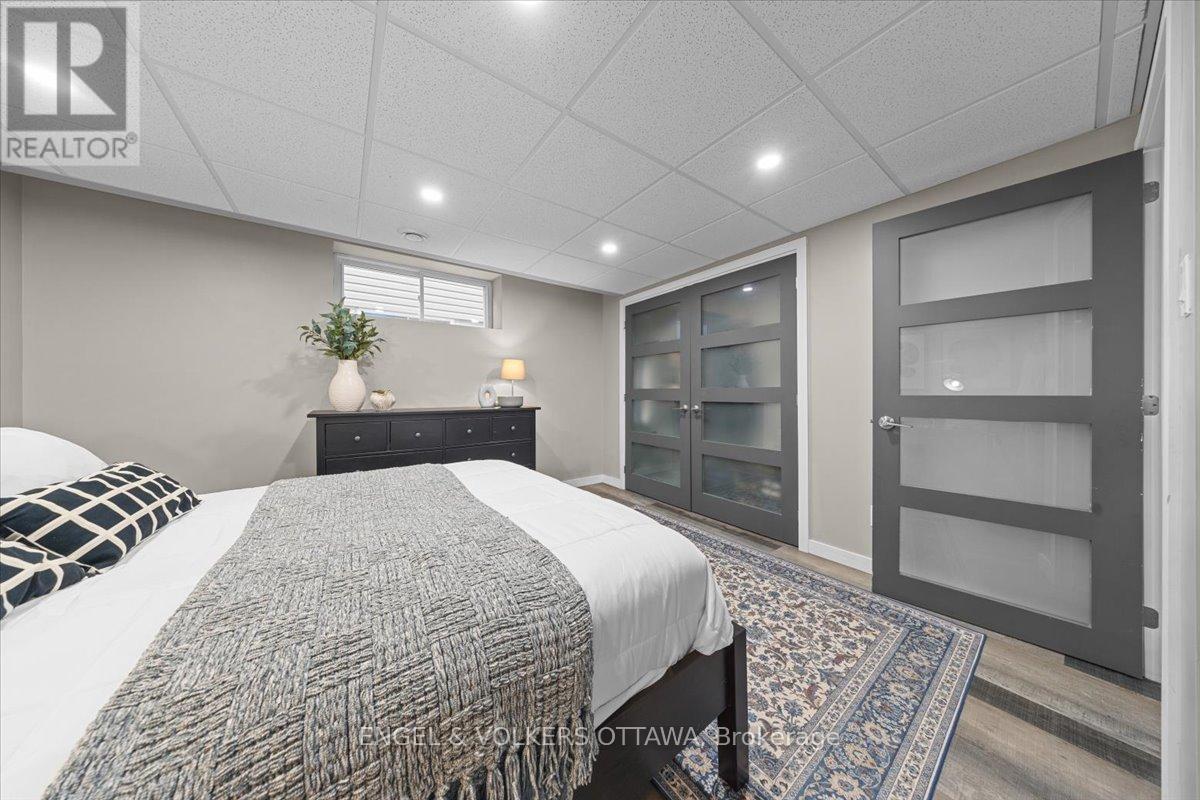 34 GRANITE STREET - 32
