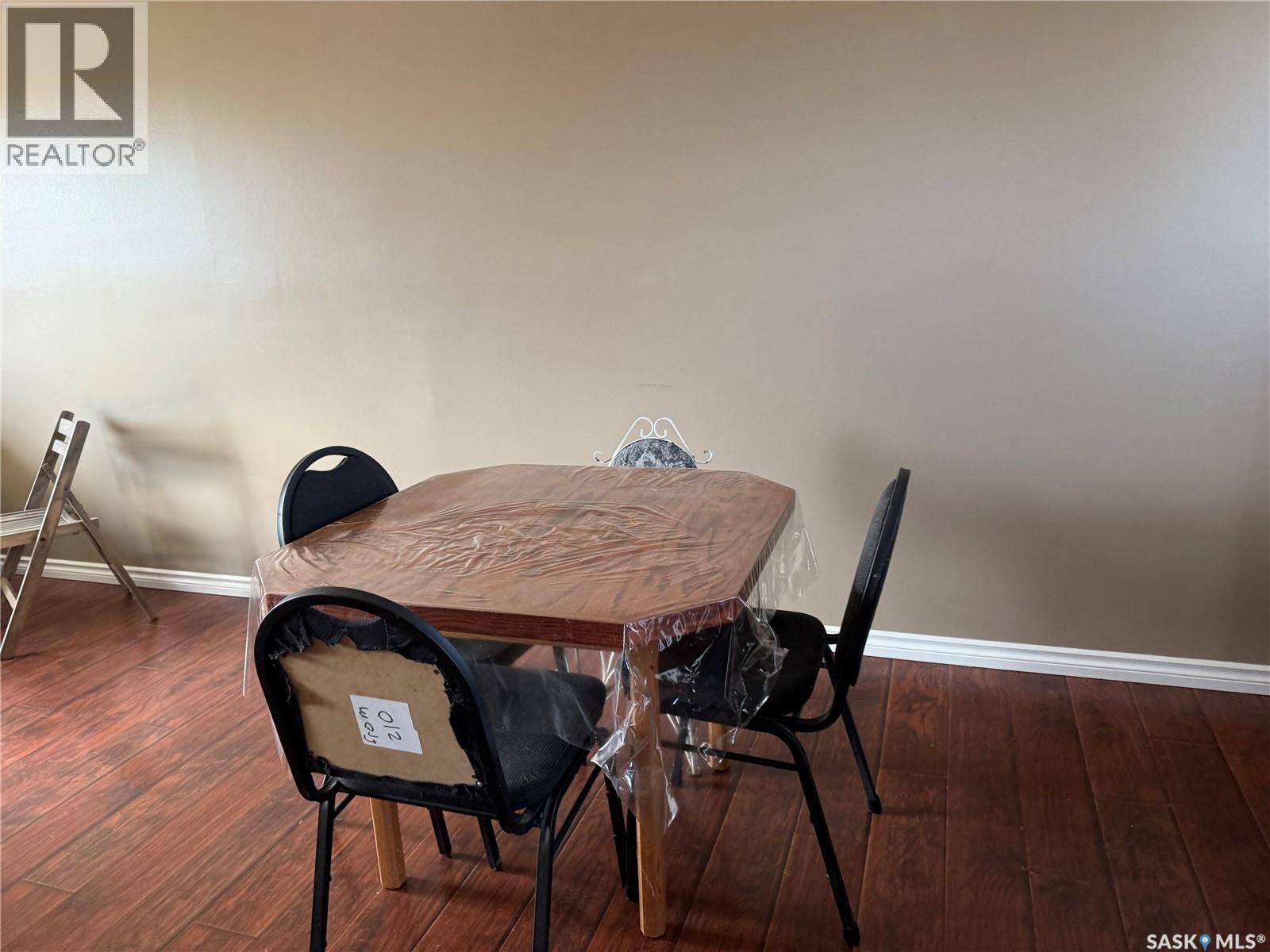 503 Cook CRESCENT — photo 13