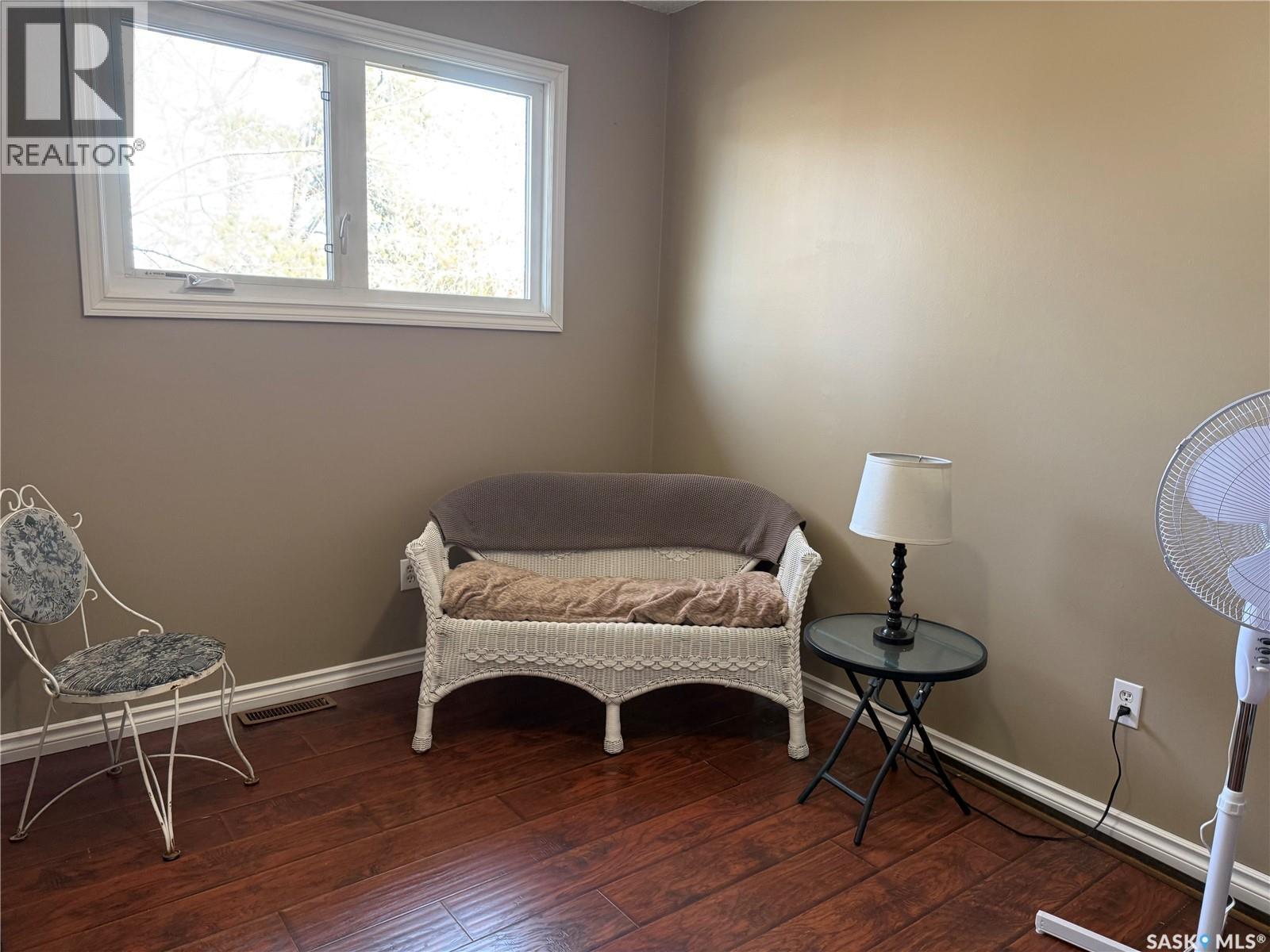 503 Cook CRESCENT — photo 18
