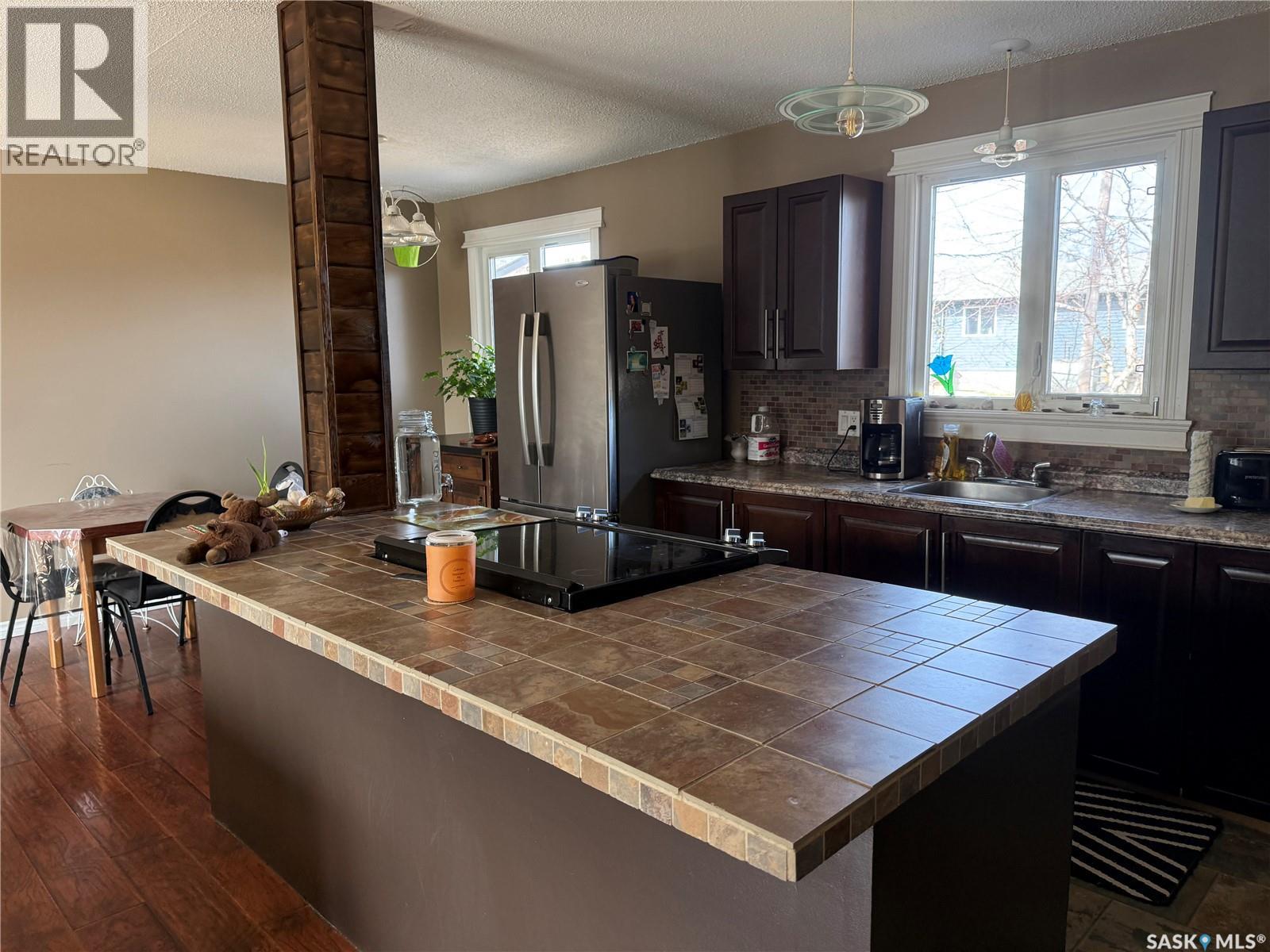 503 Cook CRESCENT - photo 2