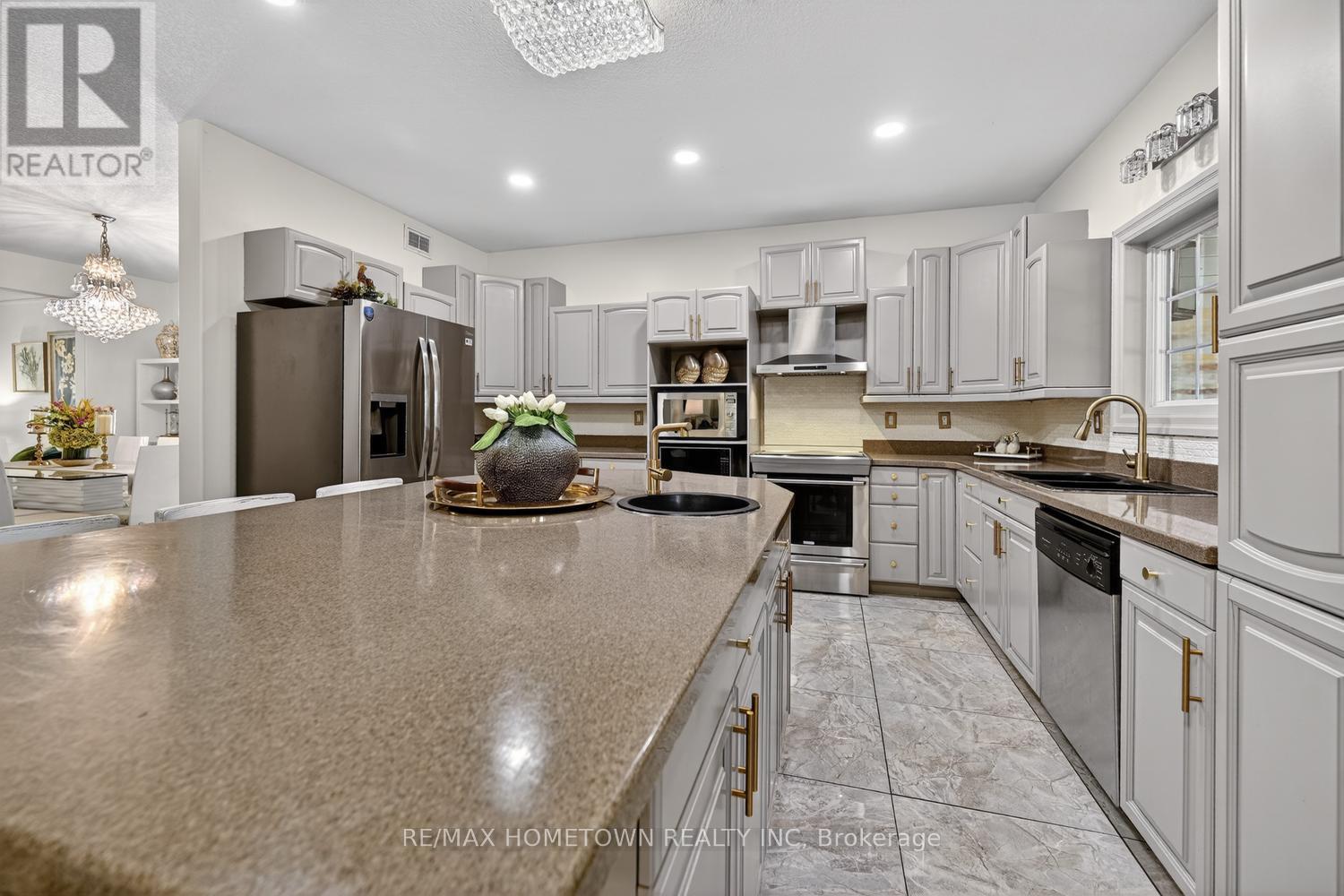 1020 CRESTWOOD DRIVE - 12