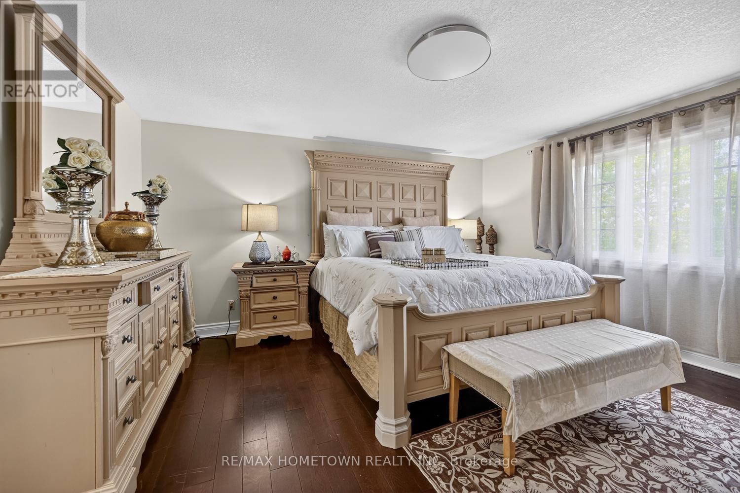 1020 CRESTWOOD DRIVE - 22