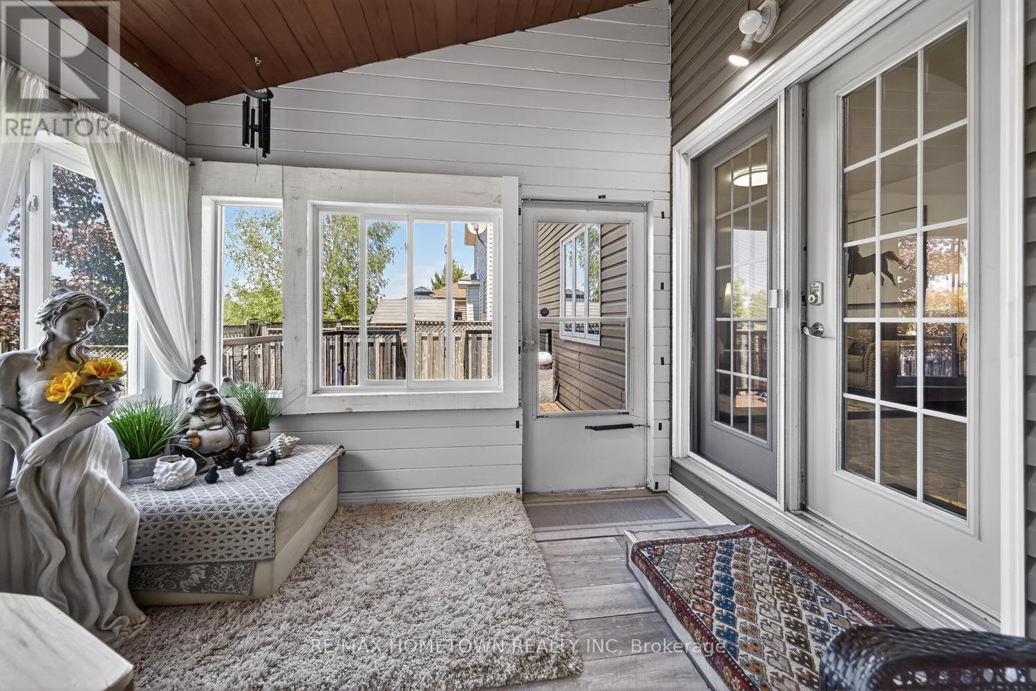 1020 CRESTWOOD DRIVE - 43