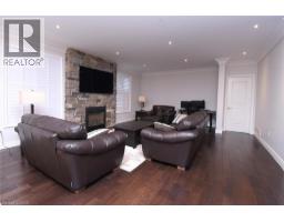 Family room - 708 Winston Road, Grimsby, ON L3M4E8 Photo 9