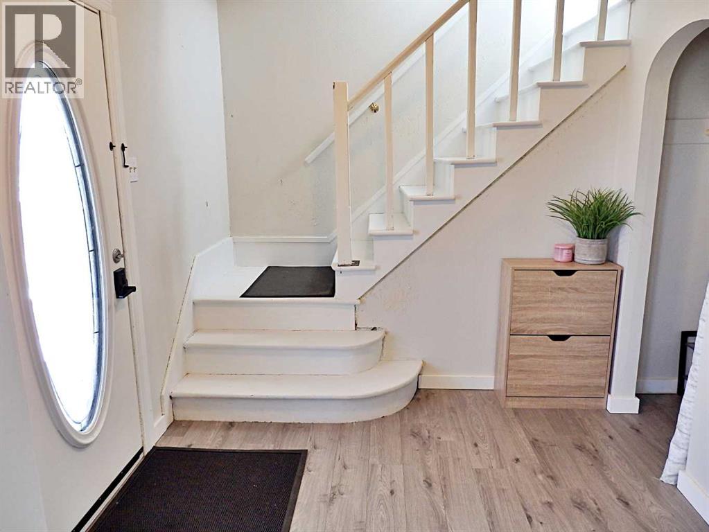 4706 53 Avenue — photo 17