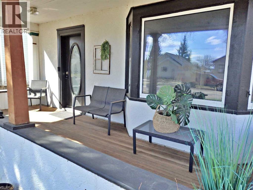 4706 53 Avenue — photo 7