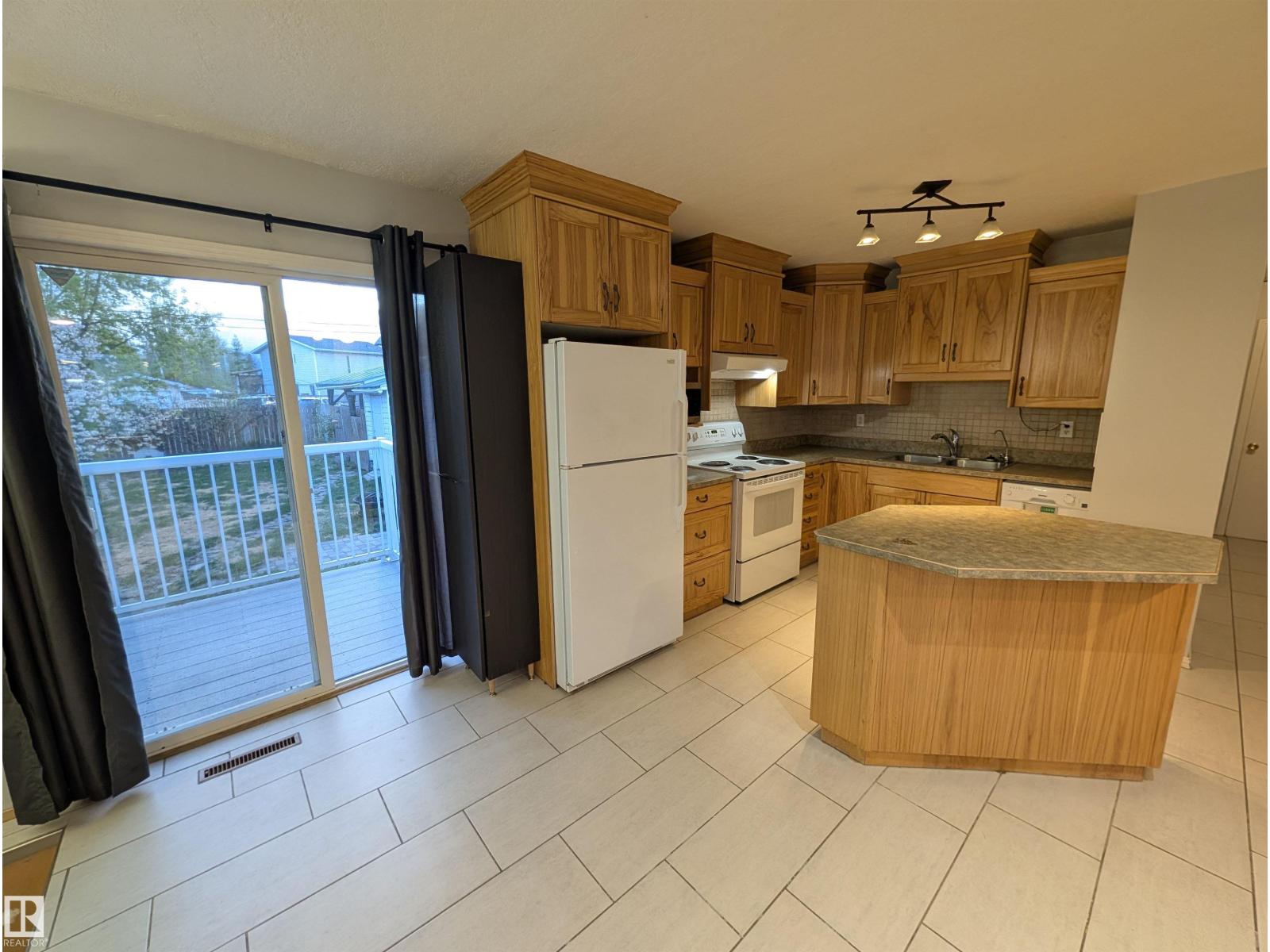 5524 47A ST - 7