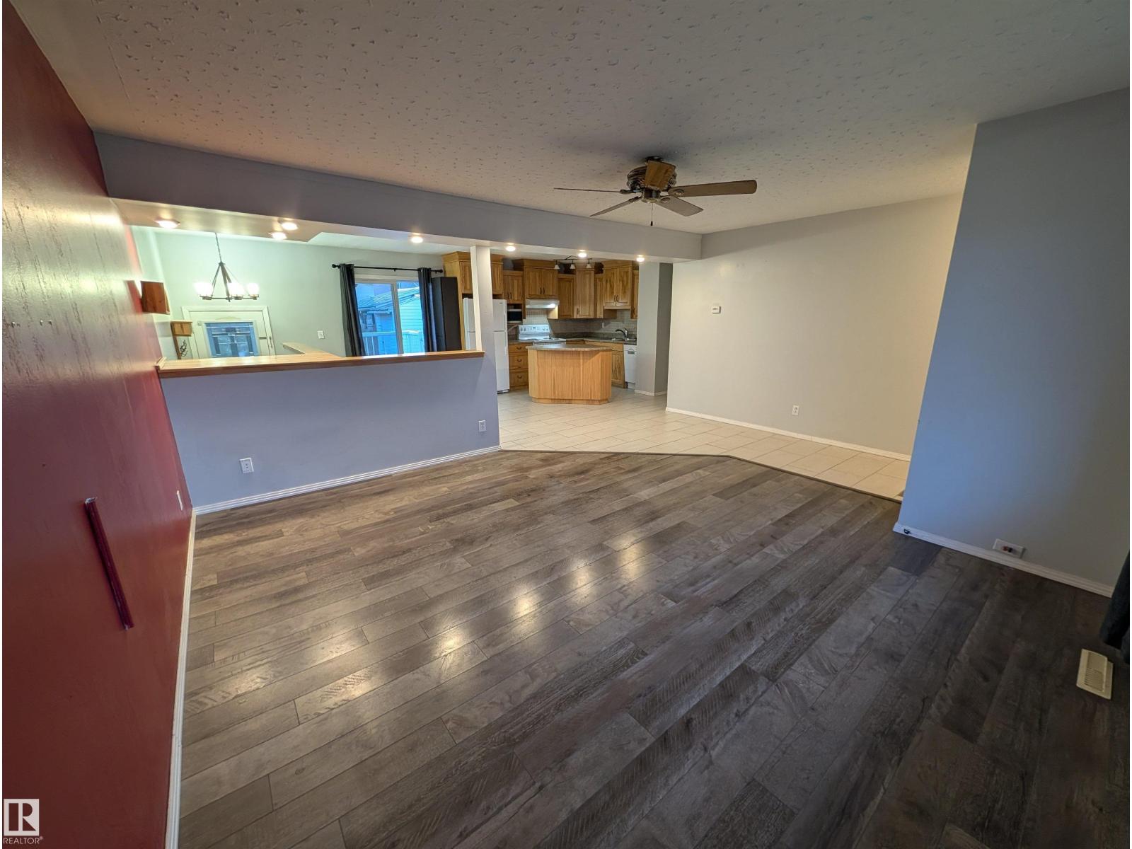 5524 47A ST - 8