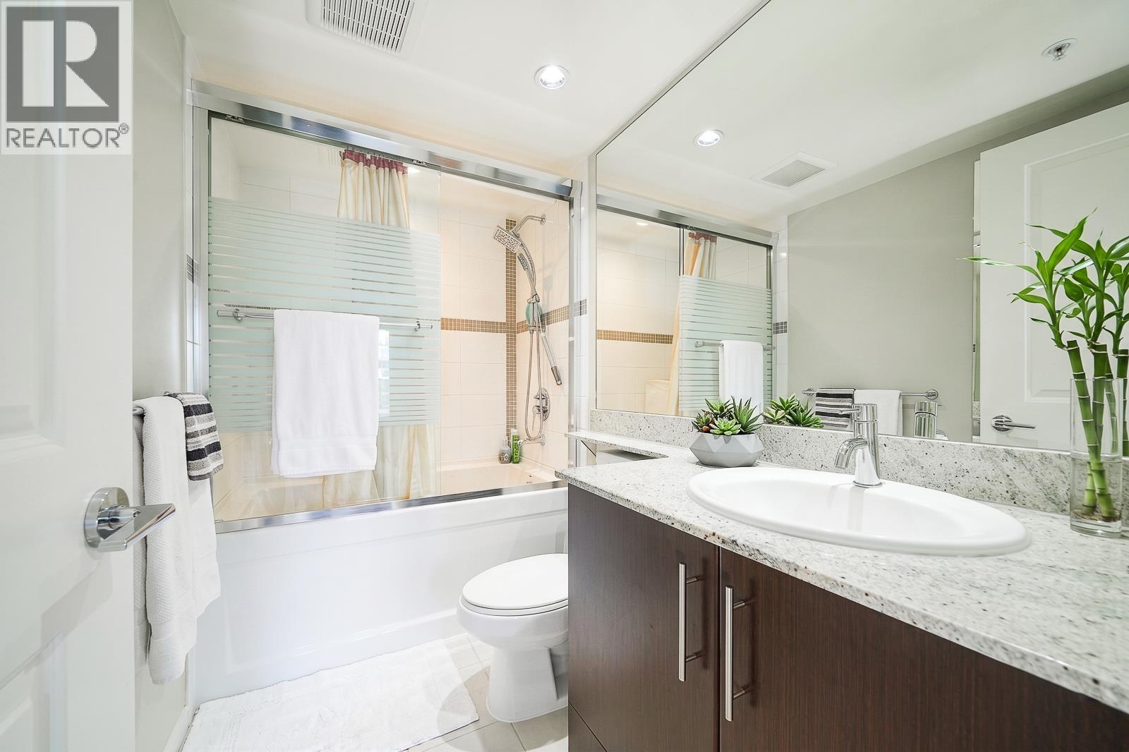 2 Bed, 2 Bath Apartment for Sale in Burnaby – 802 2289 YUKON CRESCENT, Burnaby – MLS# R3122021 - Image 10