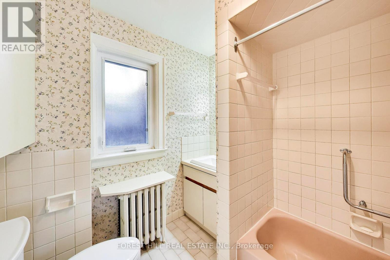 164 DELORAINE AVENUE - 21