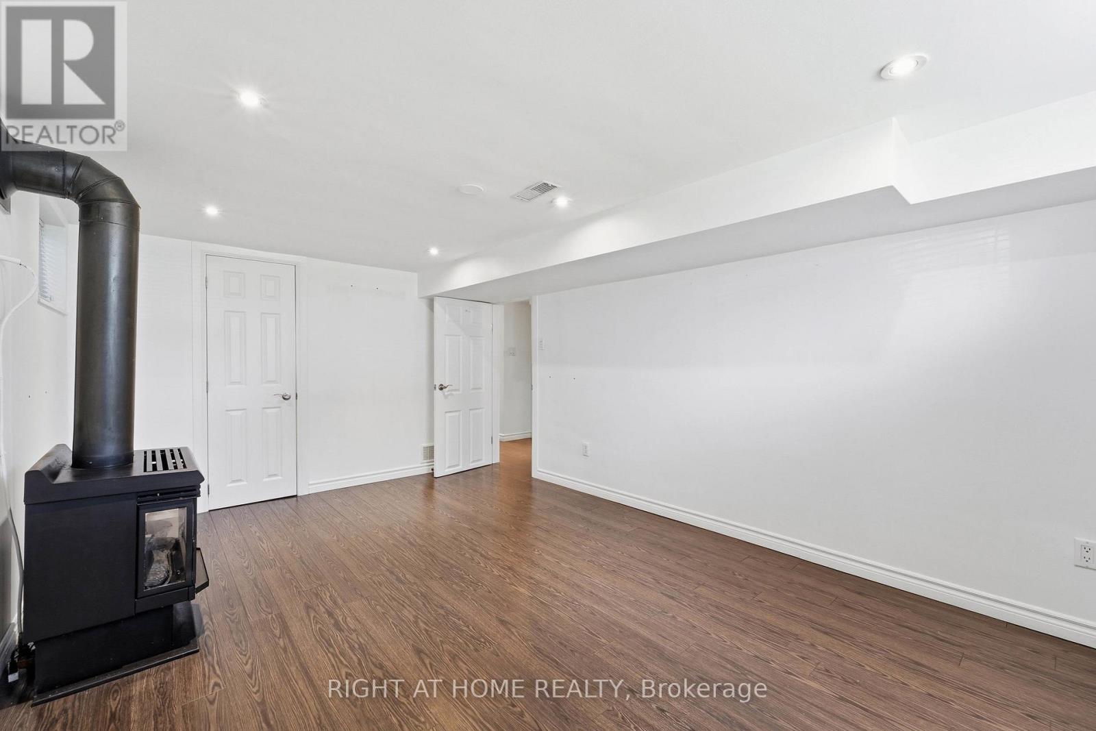 615 PHARMACY AVENUE - 33