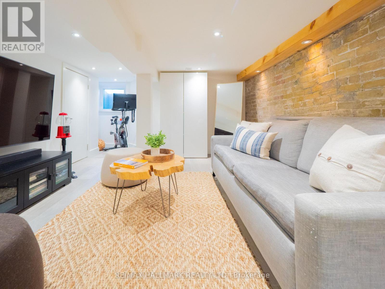 199 BOULTON AVENUE - 34