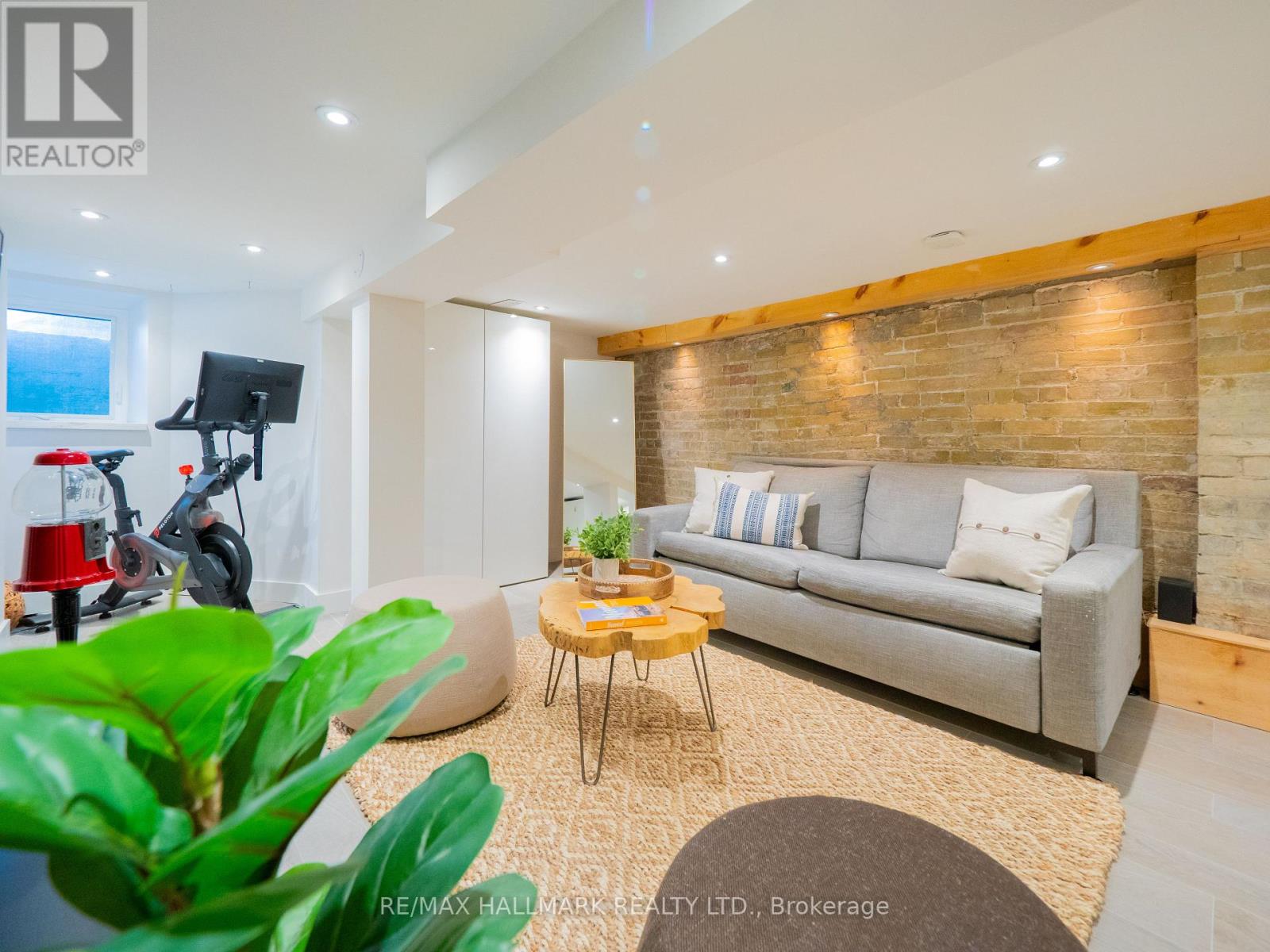 199 BOULTON AVENUE - 35