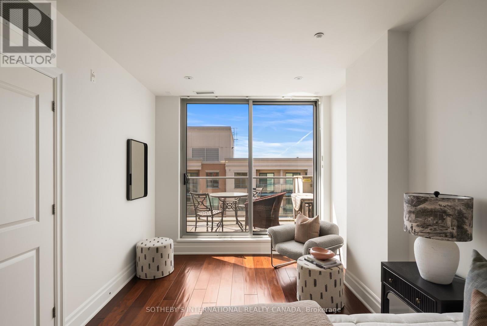 #501 1 RAINSFORD ROAD - 17