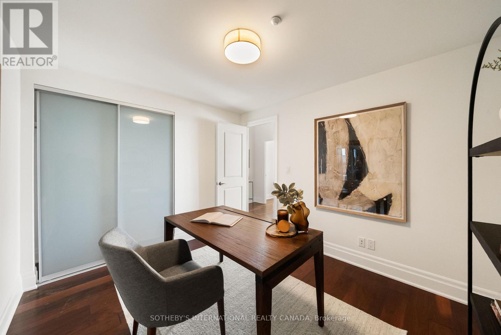 #501 1 RAINSFORD ROAD - 22