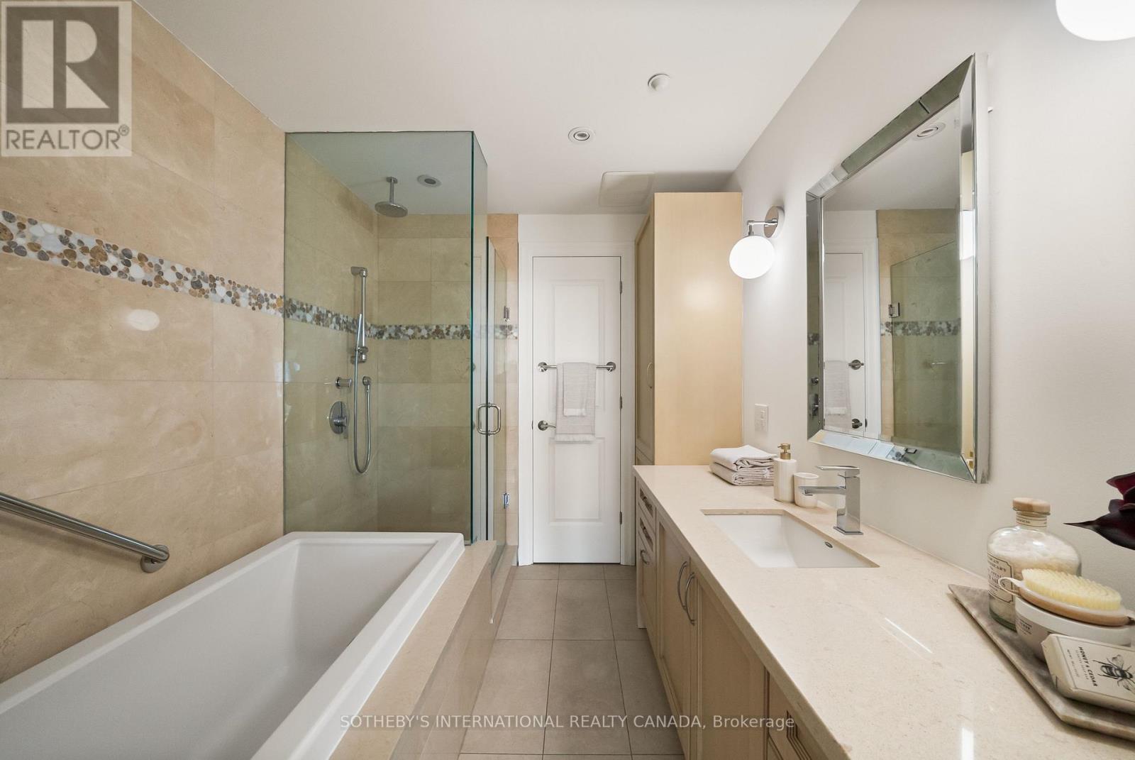 #501 1 RAINSFORD ROAD - 28