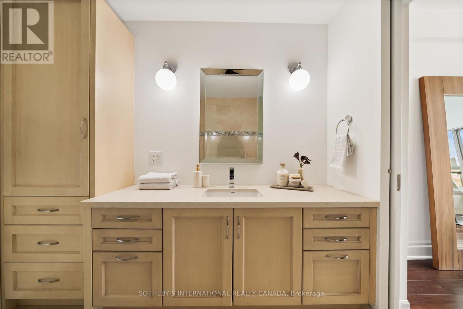 #501 1 RAINSFORD ROAD - 30