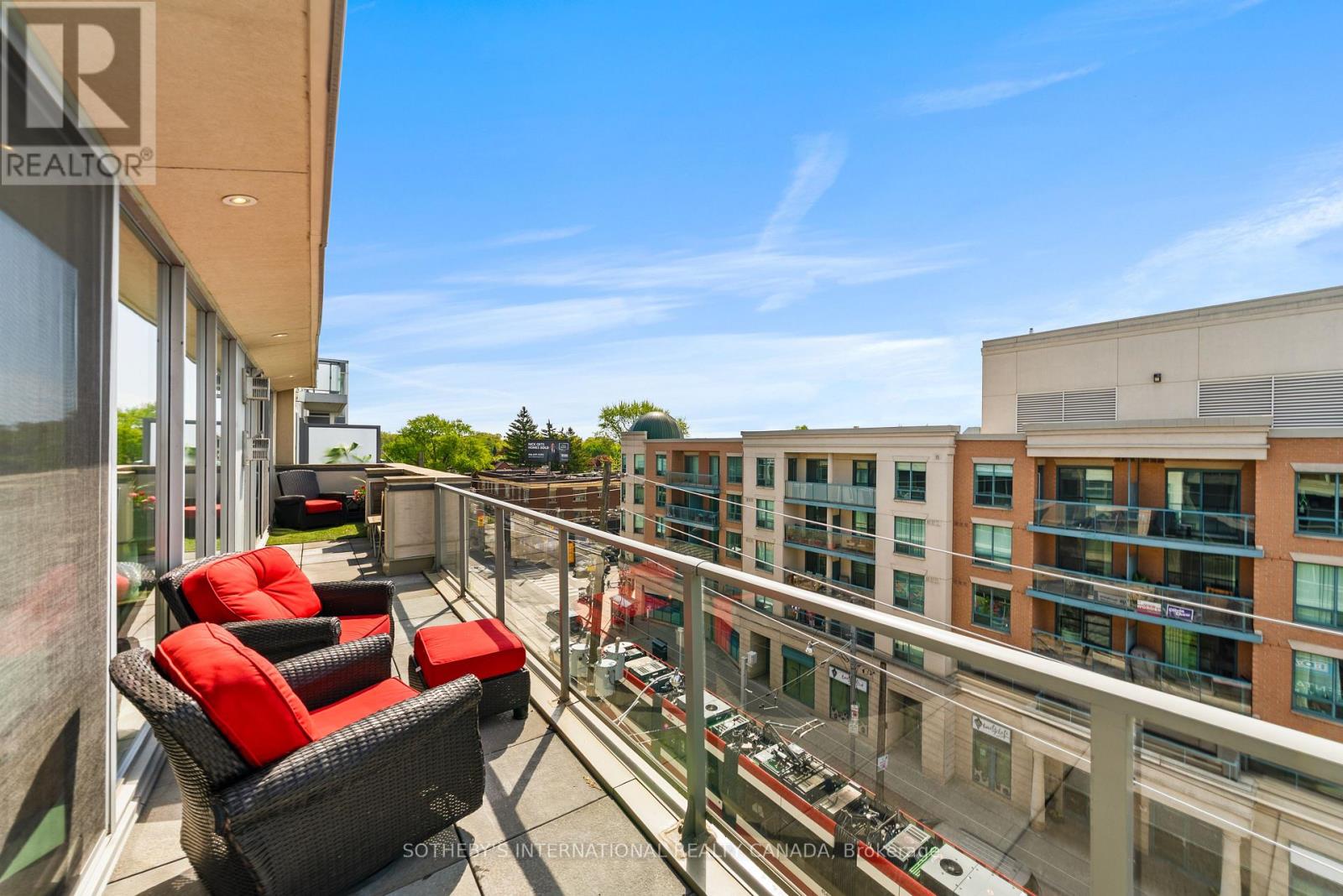 #501 1 RAINSFORD ROAD - 32