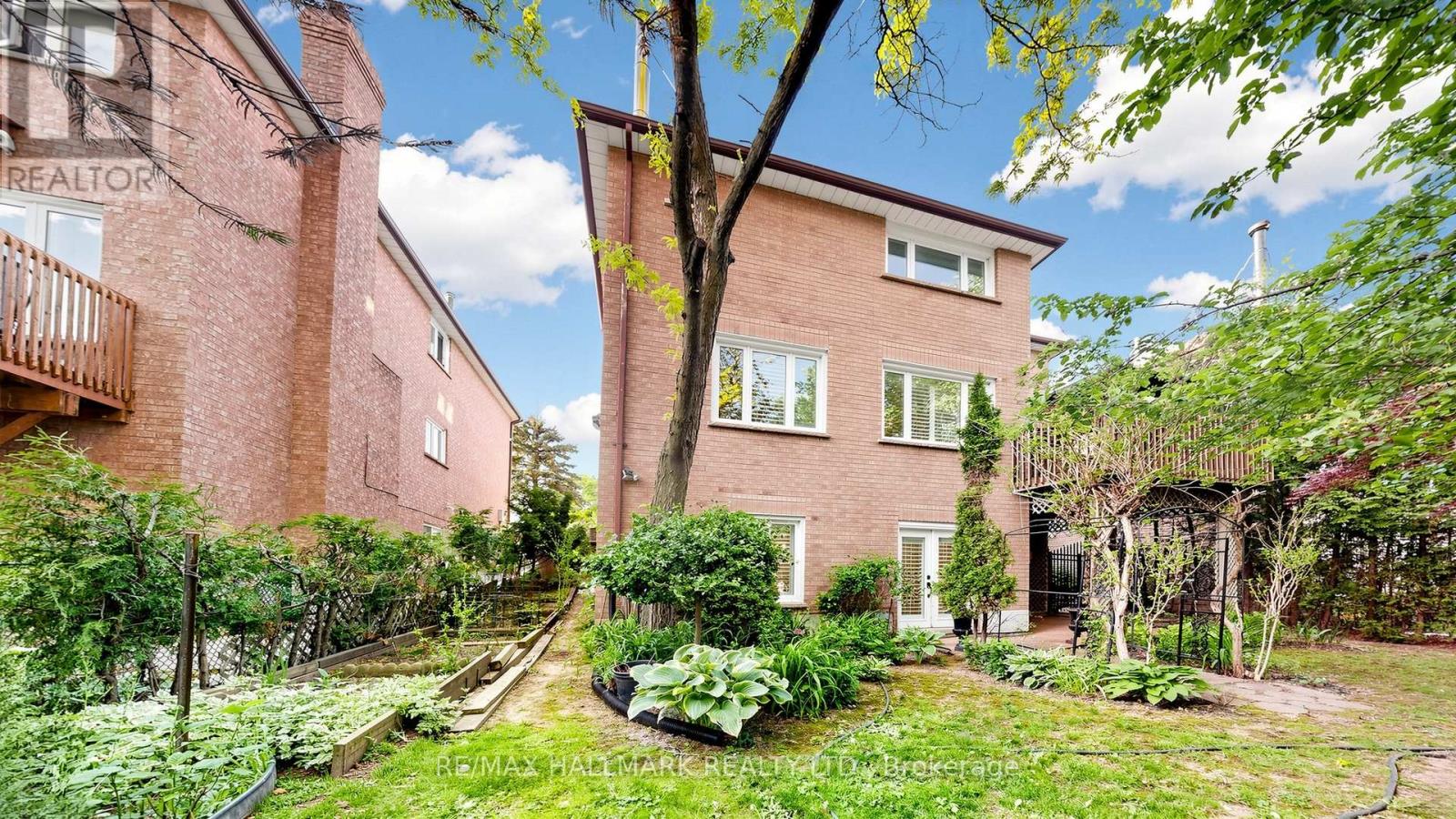 77 COOPERAGE CRESCENT - 46
