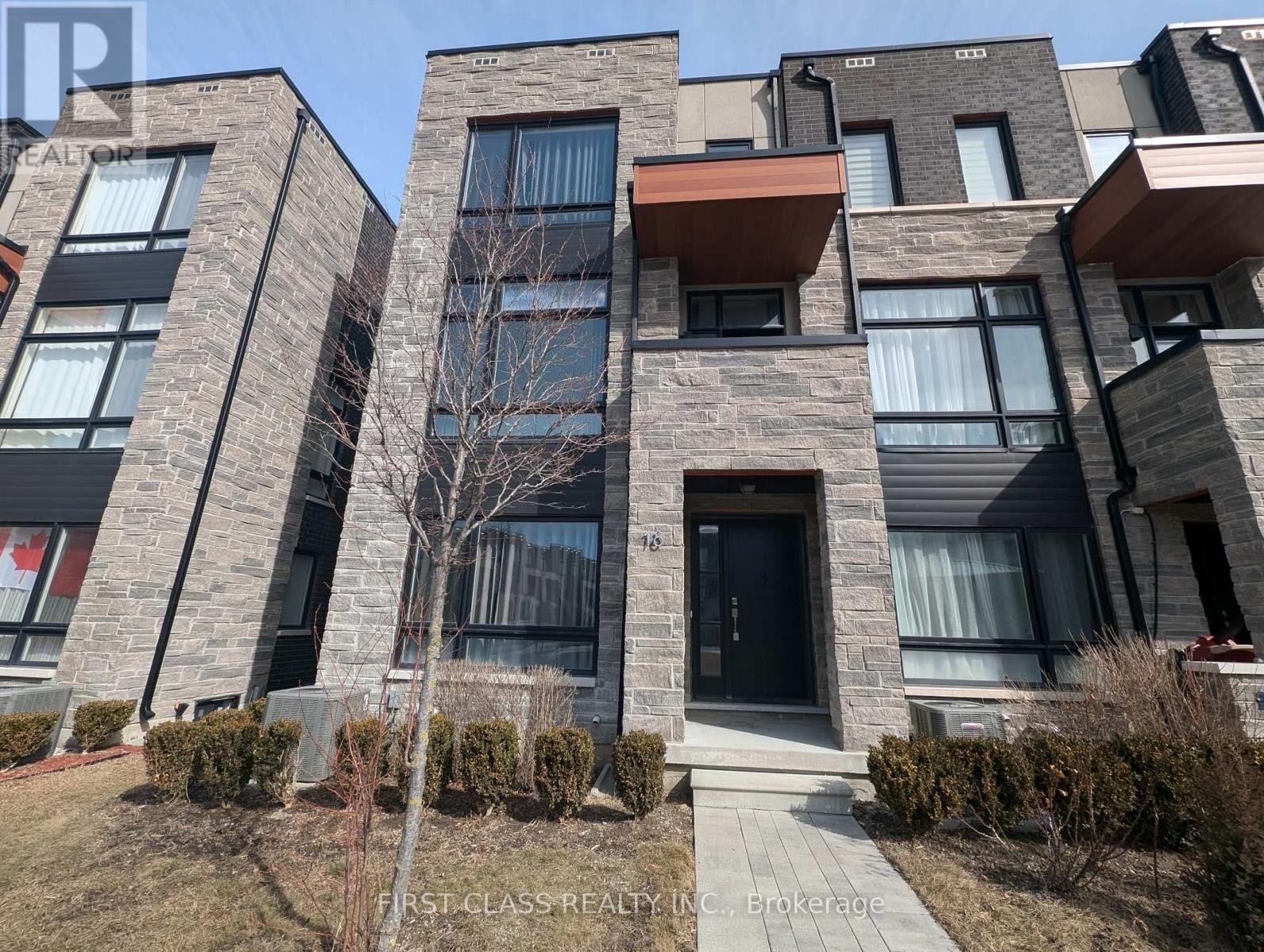 Listing photo of 18 CARPACCIO AVENUE