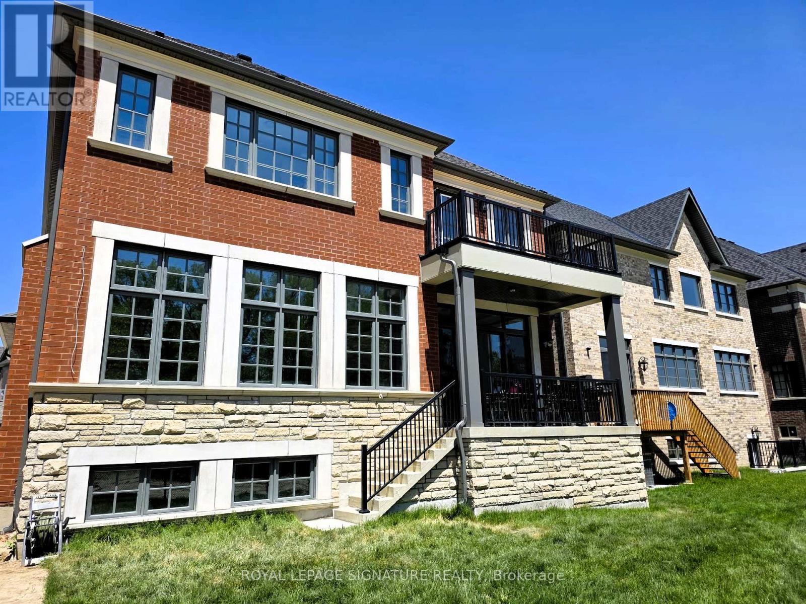 16 GIANVITO CRESCENT - 35
