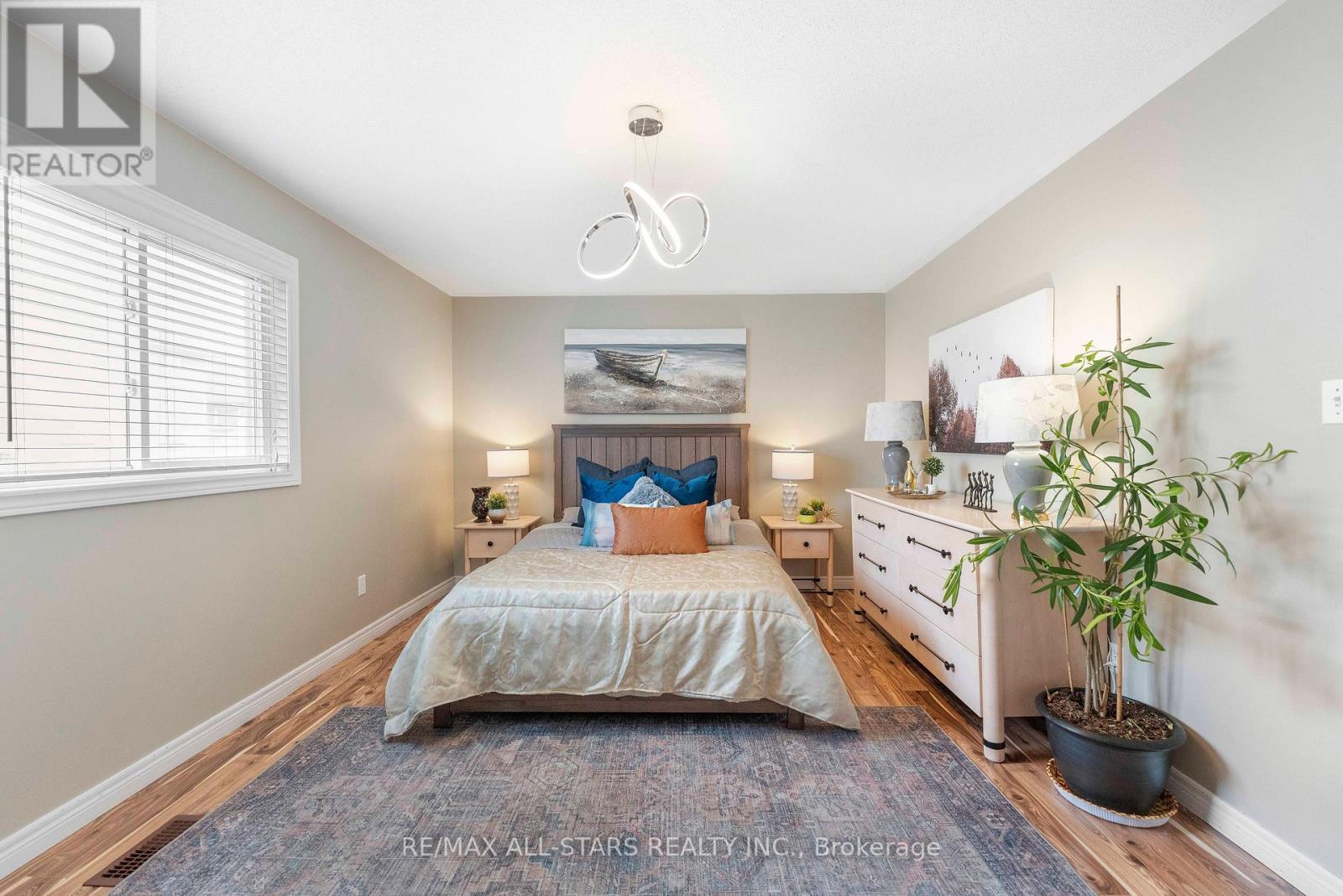18 REDDENHURST CRESCENT - 15