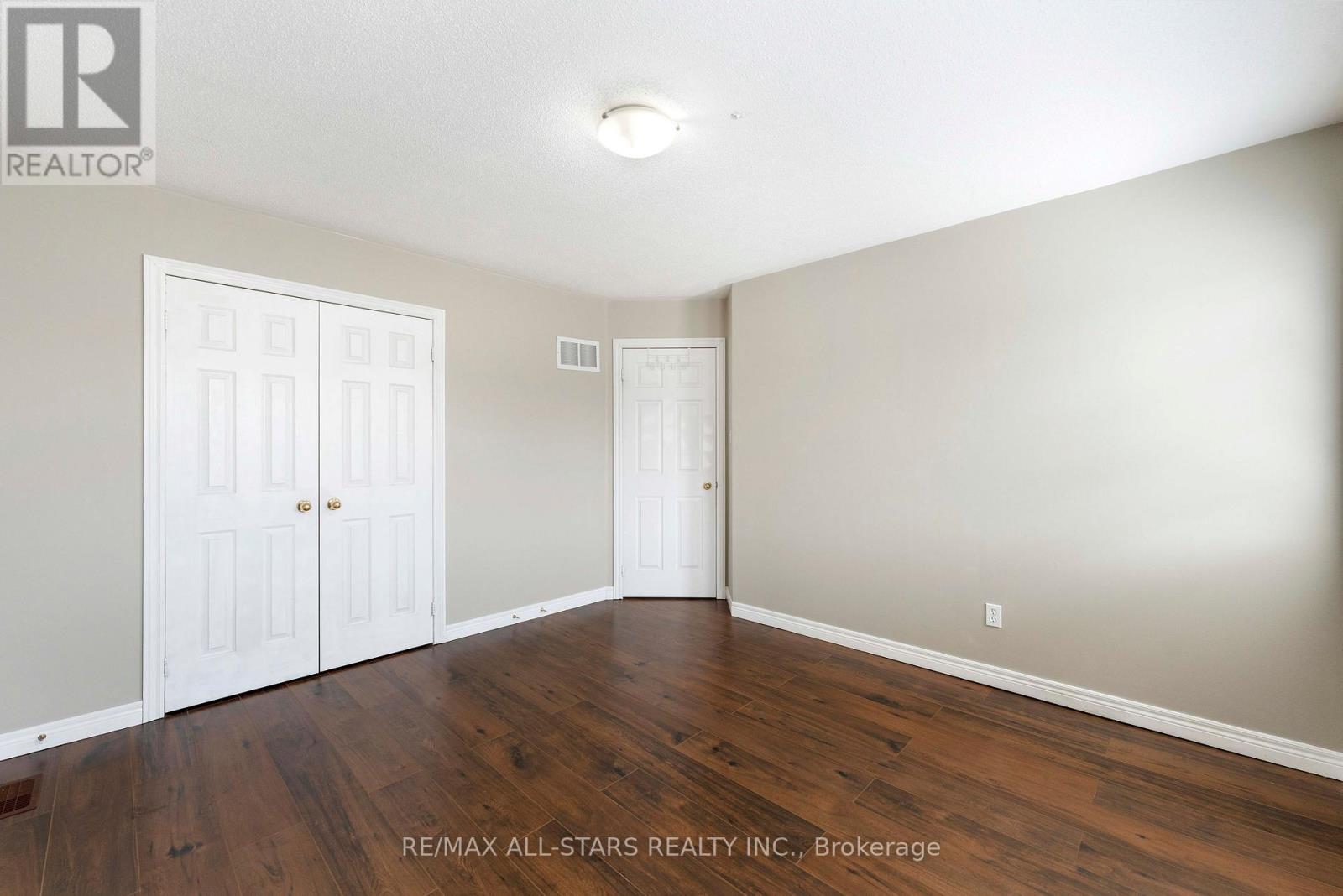 18 REDDENHURST CRESCENT - 19