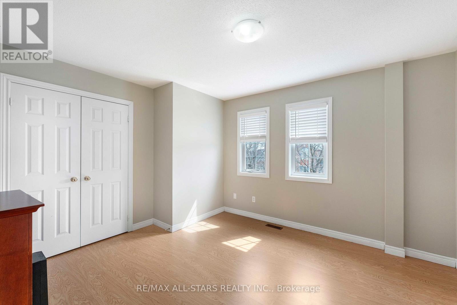18 REDDENHURST CRESCENT - 21