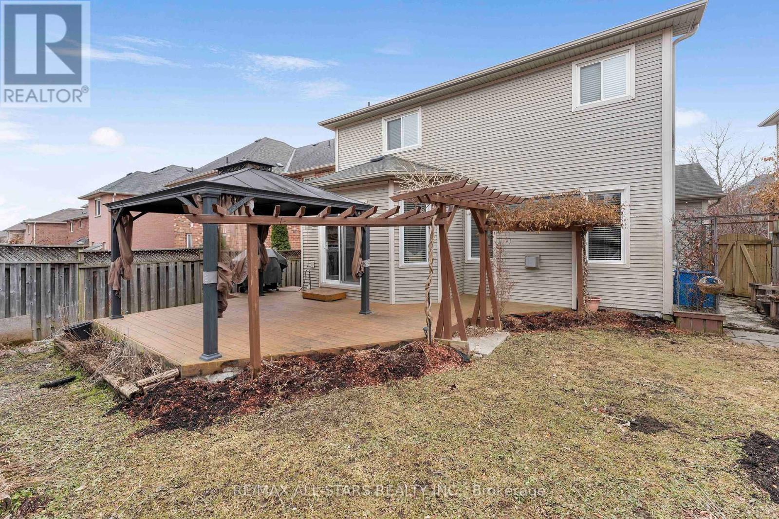 18 REDDENHURST CRESCENT - 26