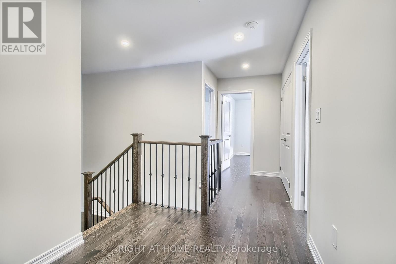 31 DOROTHY CAINE CRESCENT - 27