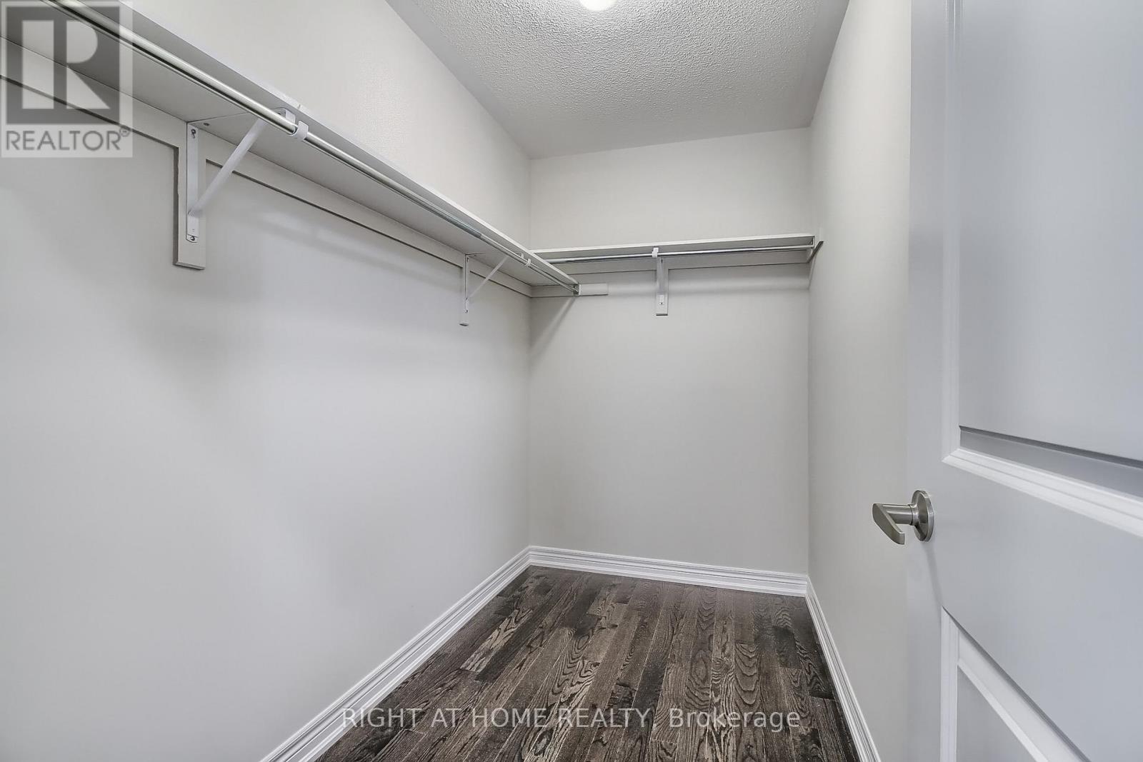31 DOROTHY CAINE CRESCENT - 32