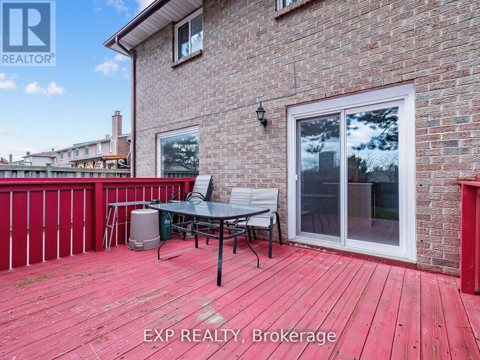 125 GREEN BUSH CRESCENT - 37