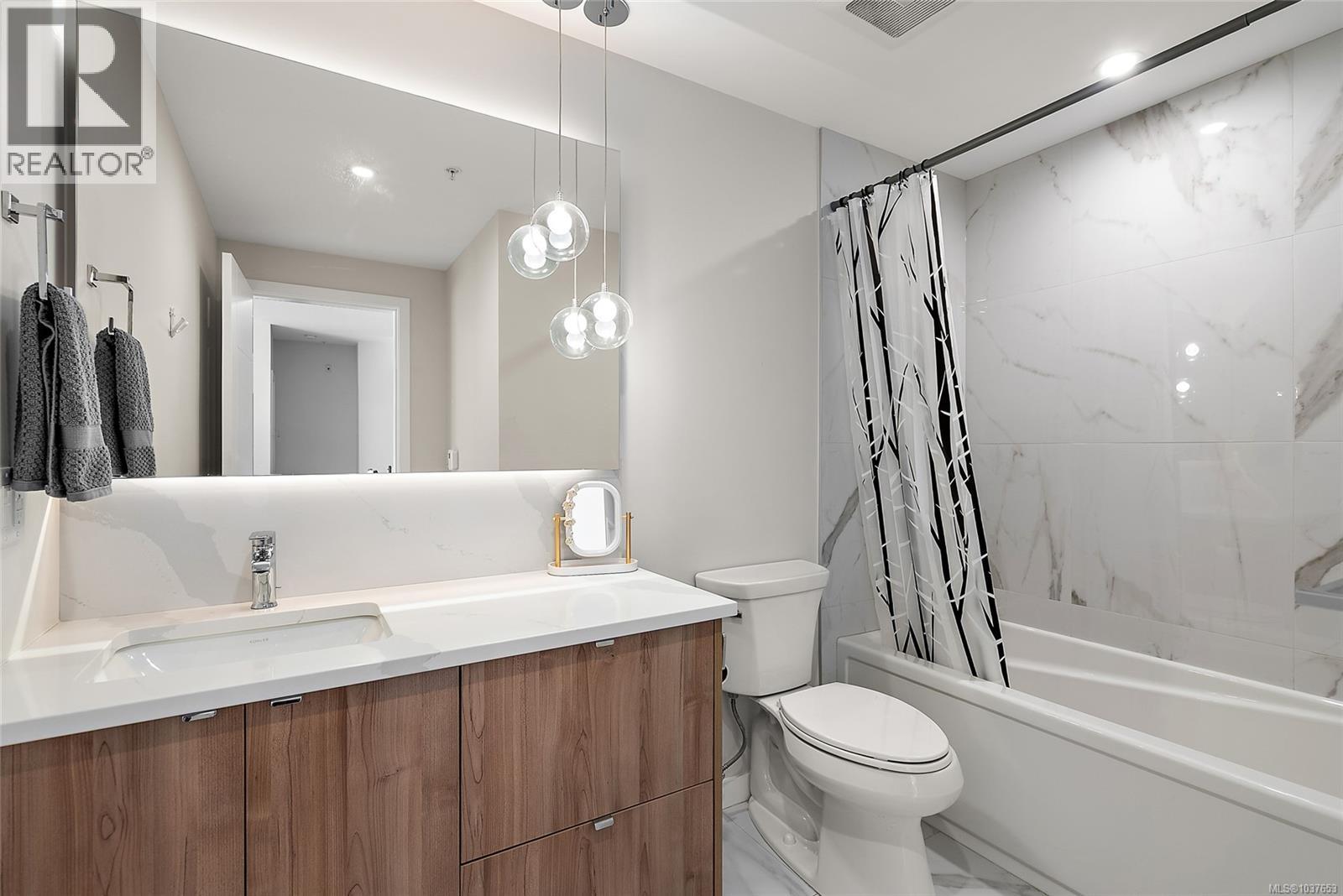 #209 5120 Cordova Bay Rd - 27