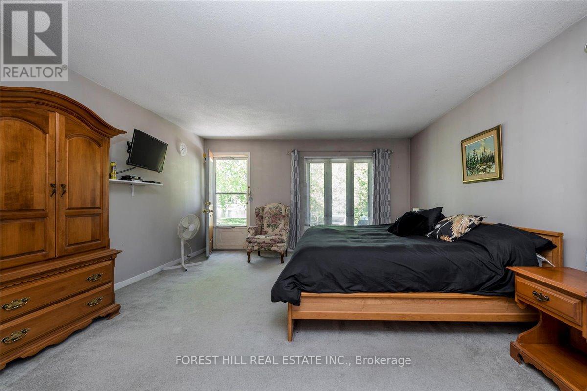 55 POPLAR CRESCENT - 13
