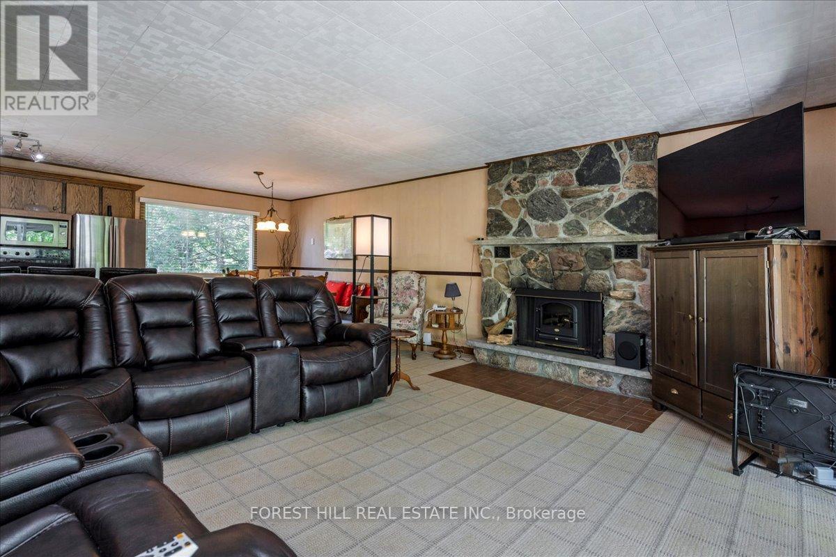 55 POPLAR CRESCENT - 5